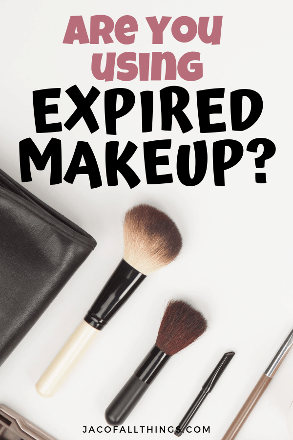 Do you wonder how long does makeup last? Learn all about makeup expiration dates and the truths about your cosmetics. #lifetips #beautytips #lifehacks 