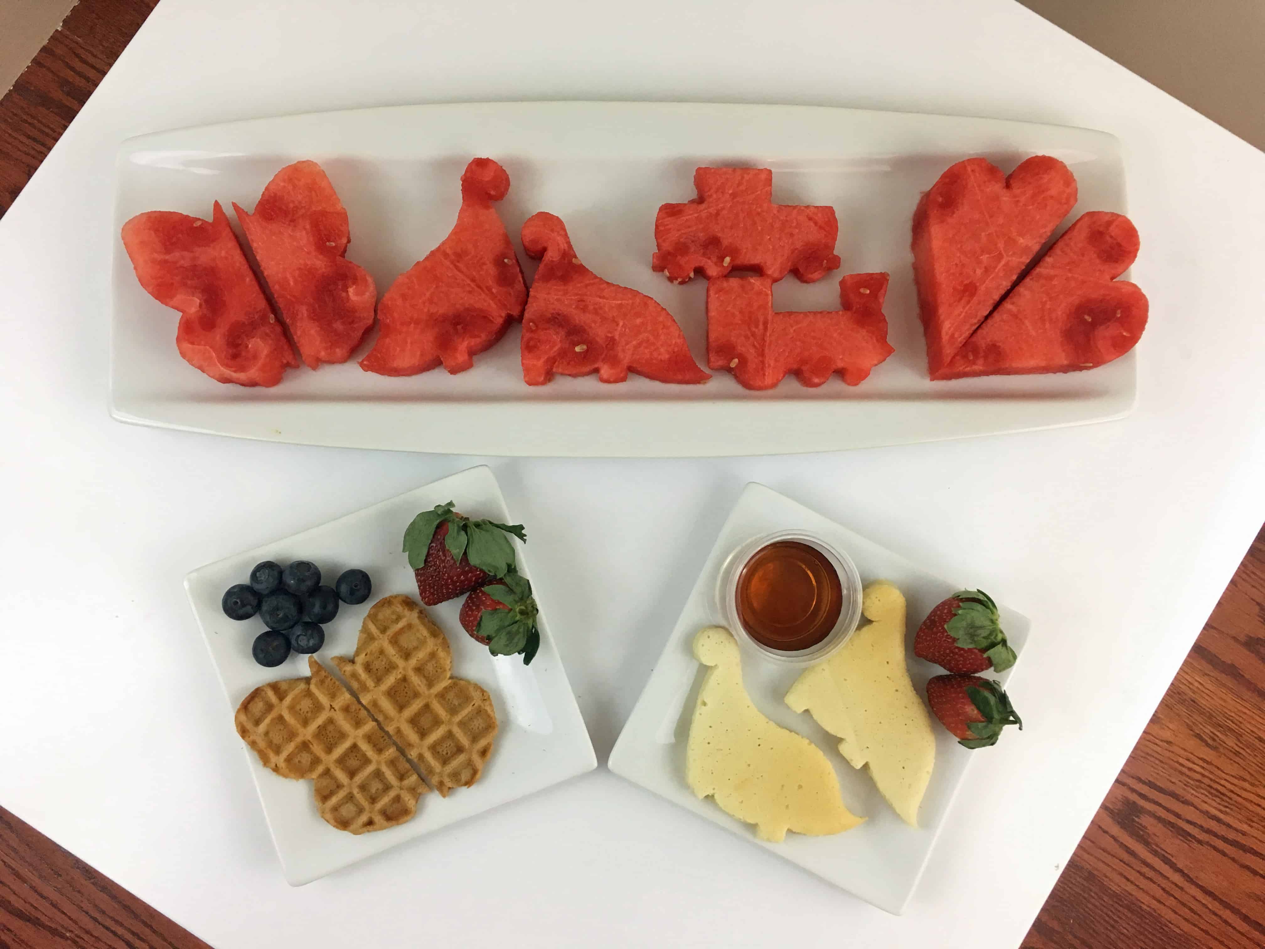 School lunch hack! Cut fruit with sandwich cutters to make it look more fun